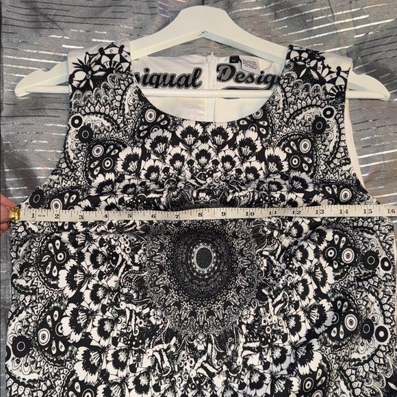 Desigual Black & White Mandala Graphic Dress Size 42 L - Picture 8 of 10